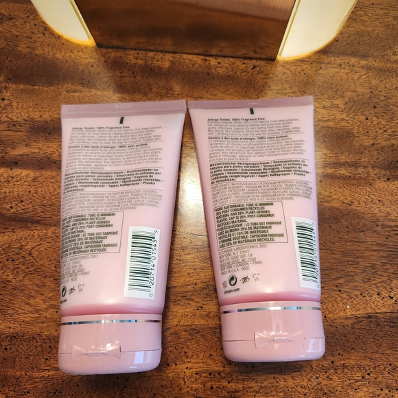 Clinique All About Clean Rinse-Off Foaming Cleanser in Light Purple - Picture 2 of 3